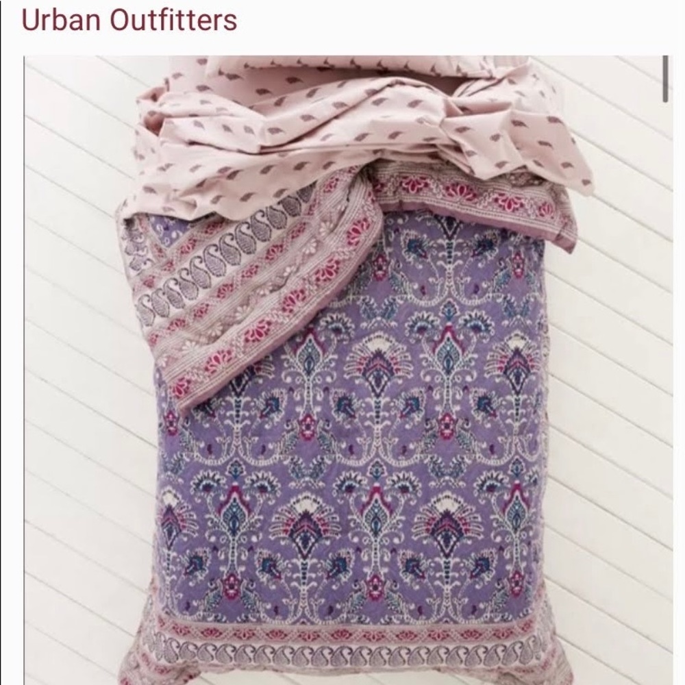 Urban Outfitter Full/Queen Comforter! Purple boho print
